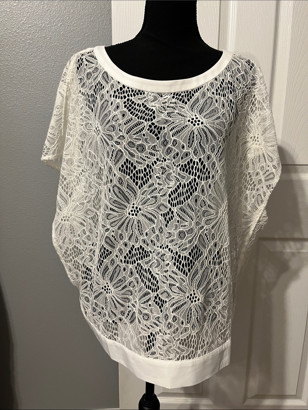cabi White Lace Short Sleeve Top